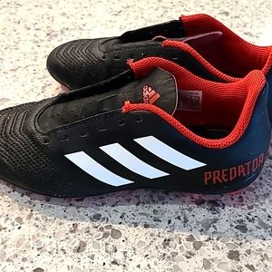 Adidas predator soccer cleats boy size 1.5